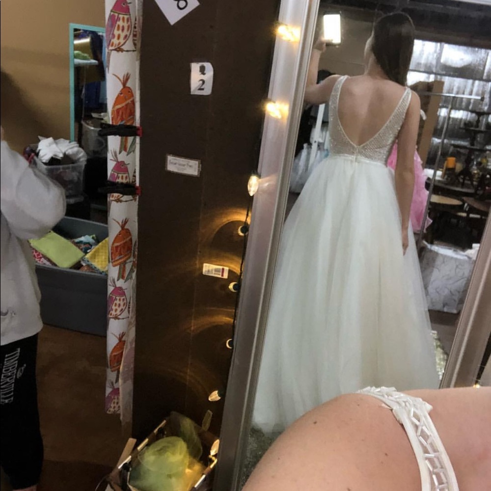 Stunning White Formal Dress😻 TEMPORARY PRICE DROP❗️ - Picture 2 of 3